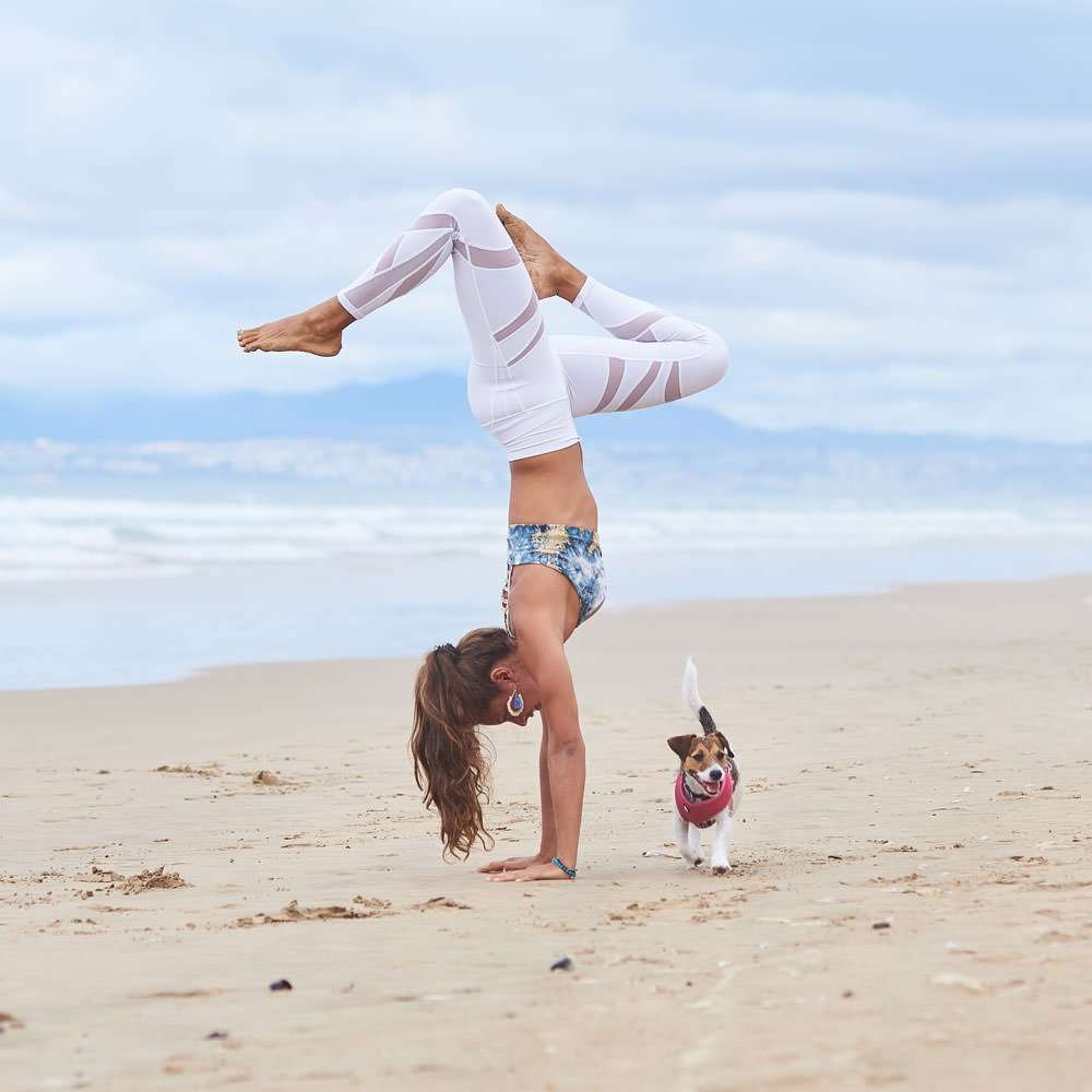 Tine in a handstand